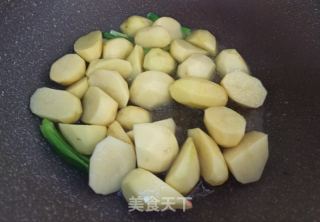 咖喱焖土豆的家常做法｜温柔浓郁的异域风味
